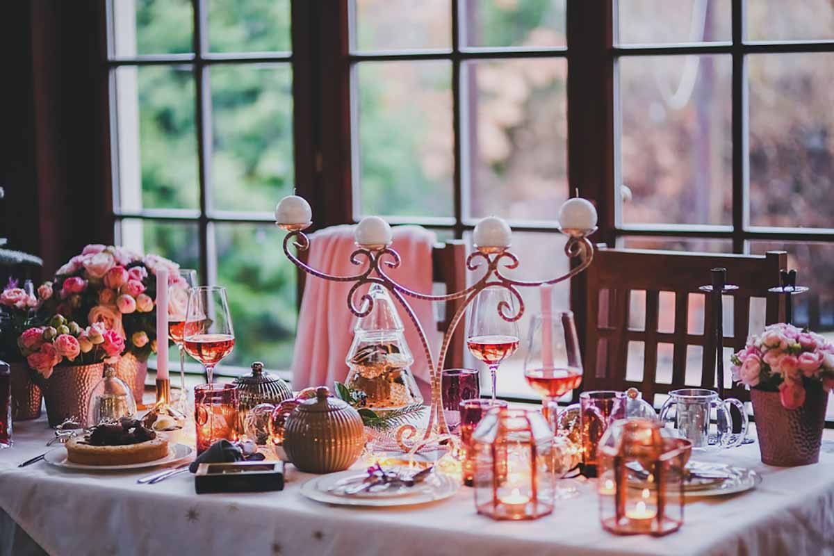 Faire une décoration de table pour Noël